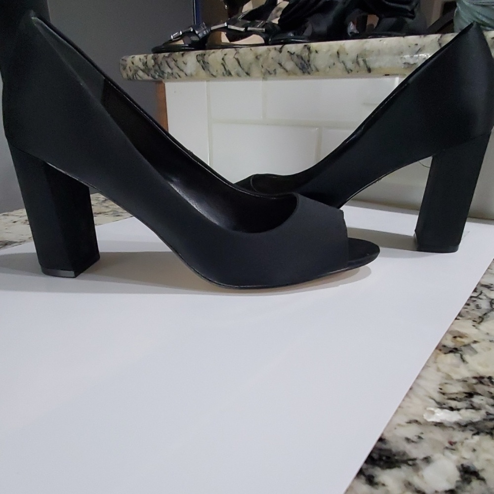 Nina Black satin pumps